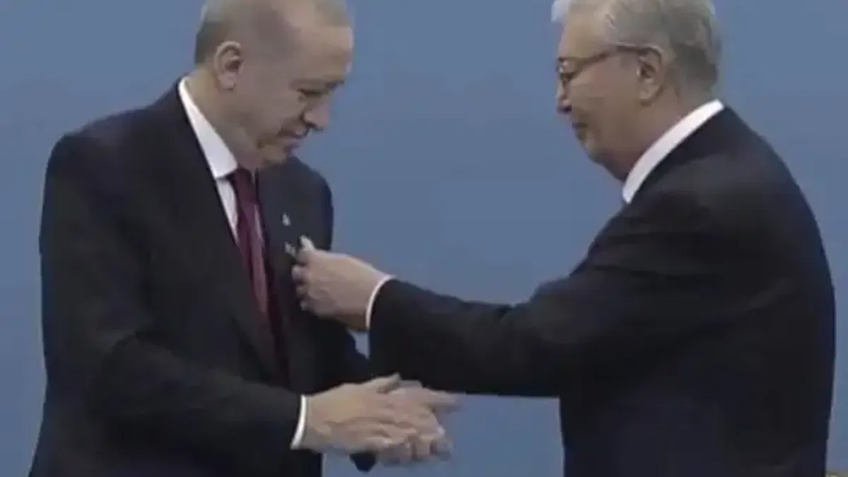Cumhurbaşkanı Erdoğan’a Kazakistan’da “Hoca Ahmet Yesevi Nişanı” takdim edildi