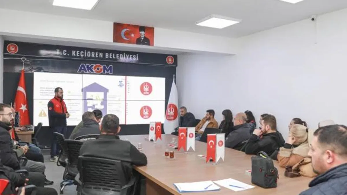 Ankara Keçiören Belediyesi’nden personele yangın söndürme eğitimi