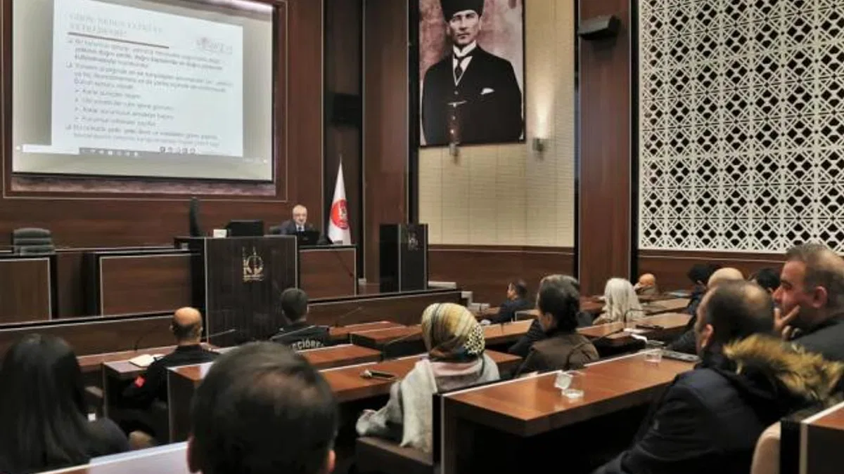Ankara Keçiören'de yöneticilere disiplin ve yetki devri eğitimi