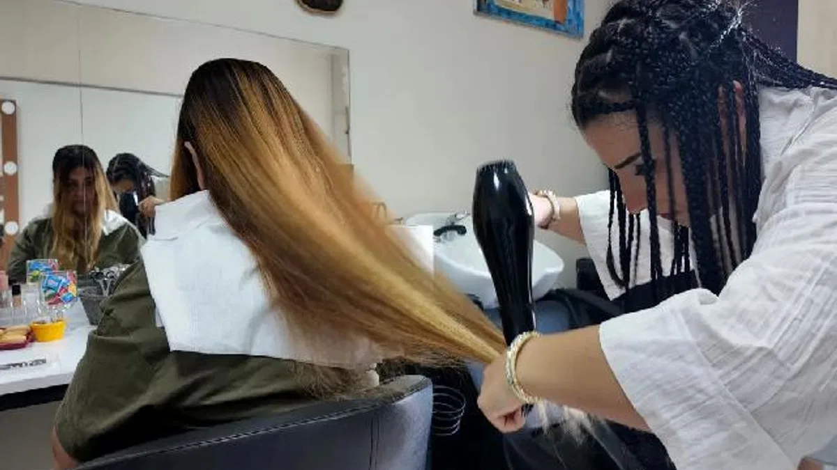 Kocaeli'de en özel kuaförler yeteneklerini anneleriyle paylaştı