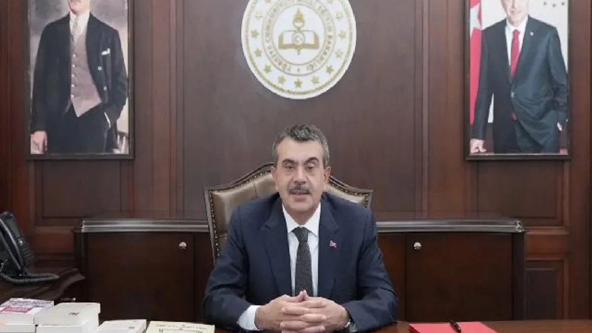 Bakan Tekin: Geleceğimizi her gün yeniden inşa ediyorsunuz
