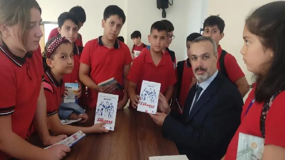Adıyaman Gölbaşı'da 'Başarıda Arkadaş Seçimi' konferansına yoğun ilgi
