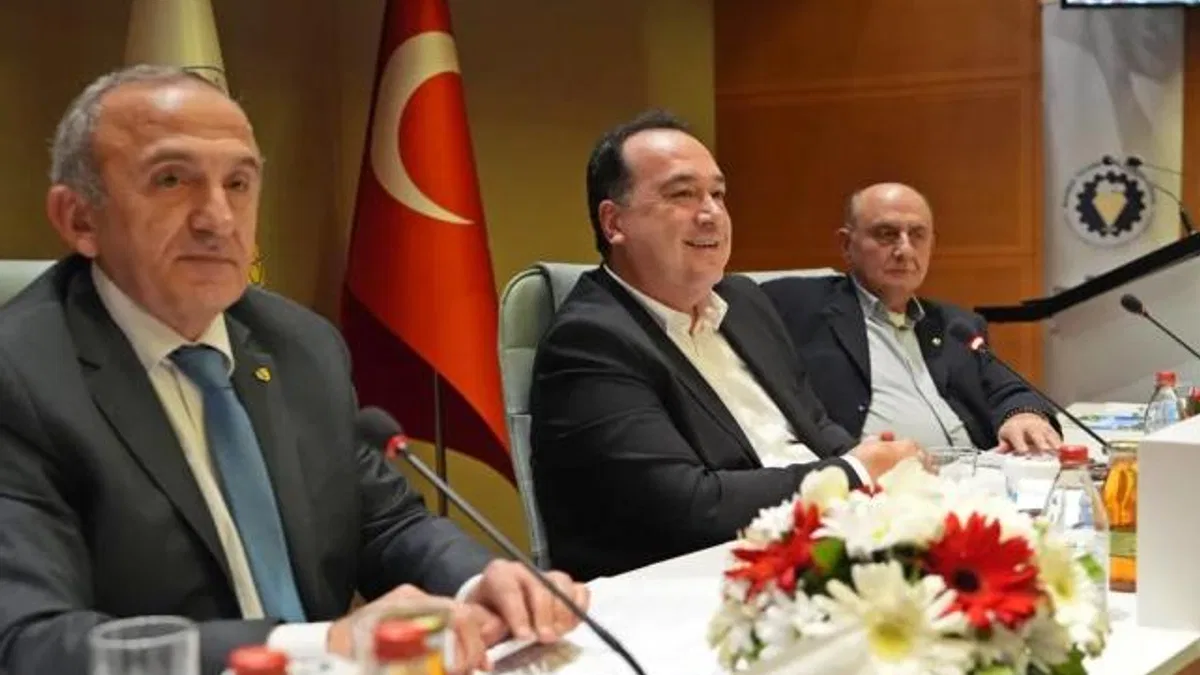Manisa'da Başkan Dutlulu, Ticaret Odası'nda iş insanlarıyla buluştu