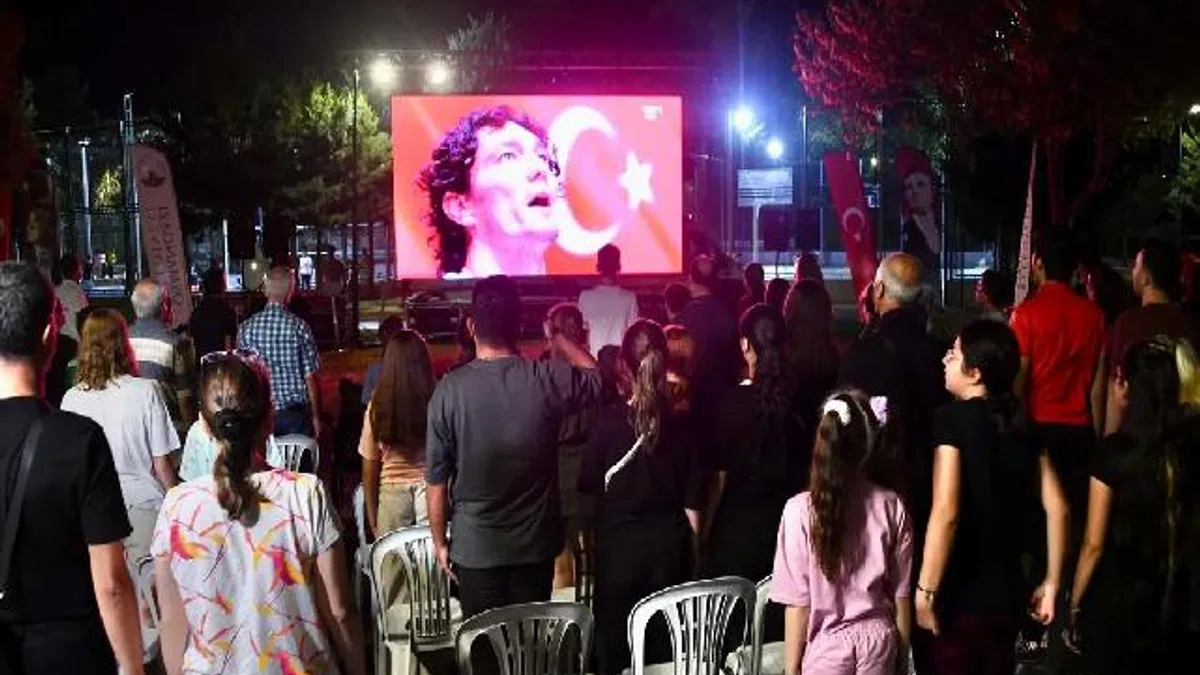 Osmangazi Belediyesi milli heyecanı meydanlara taşıdı