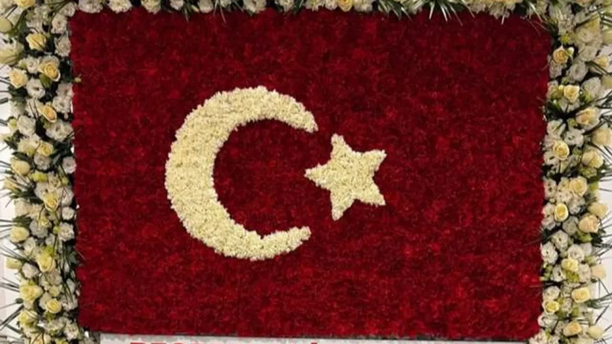 Cumhurbaşkanı Erdoğan'dan kuruluşa özel MHP'ye 57 gül