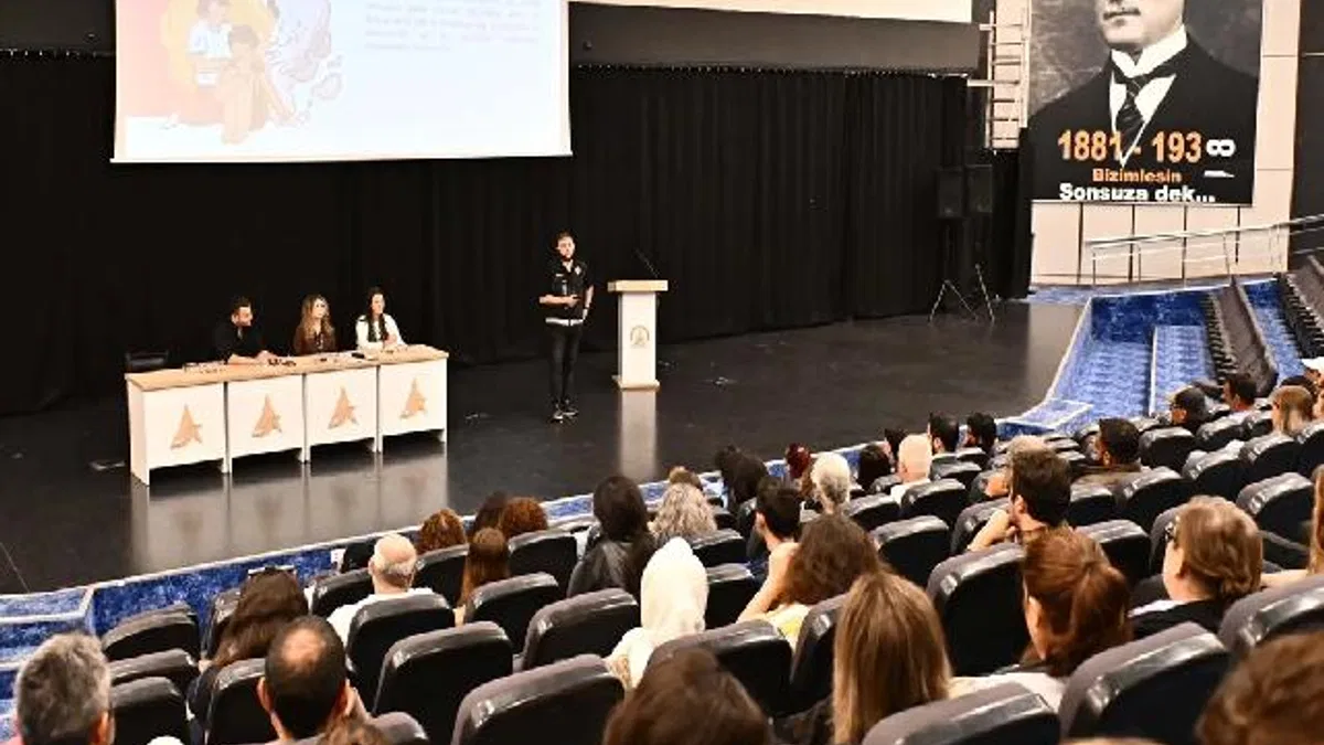 Antalya Muratpaşa’dan madde bağımlılığını önleme konferansı