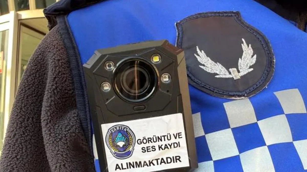 İzmit'te zabıta denetimleri artık yaka kamerasında!