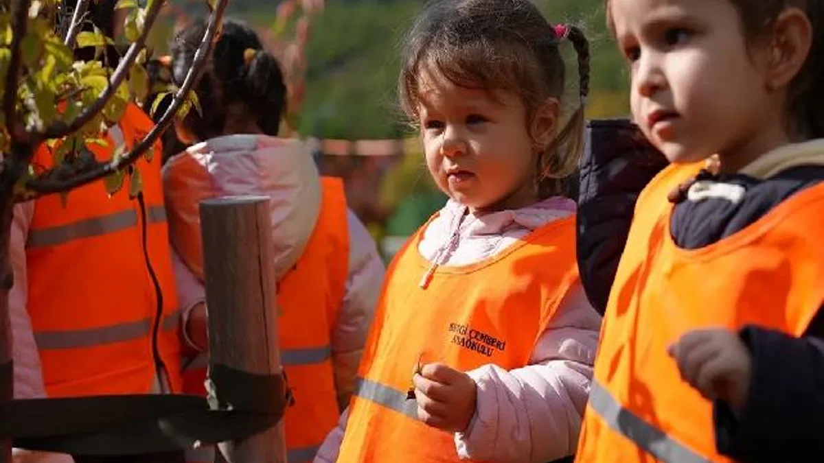 İstanbul Maltepe’de minik eller toprağa can verdi