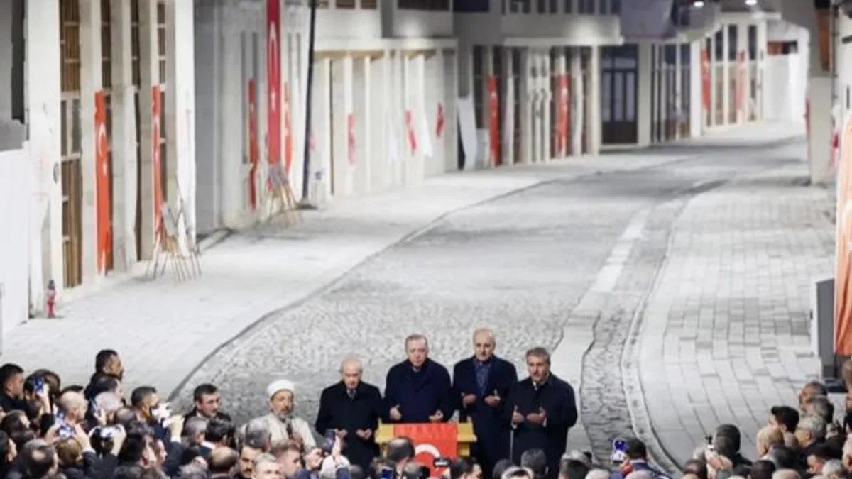 Hatay Kurtuluş Caddesi yeniden ışıklandırıldı