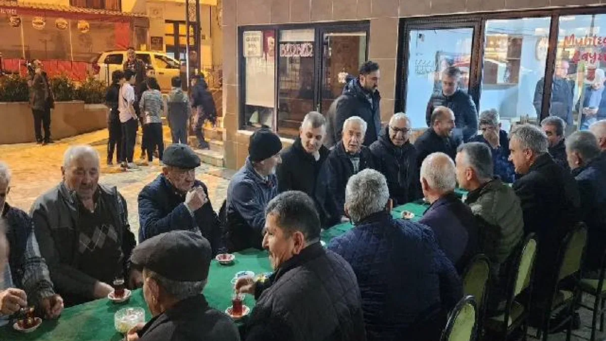 Kocaeli Gölcük'te Başkan Sezer vatandaşlarla bir arada