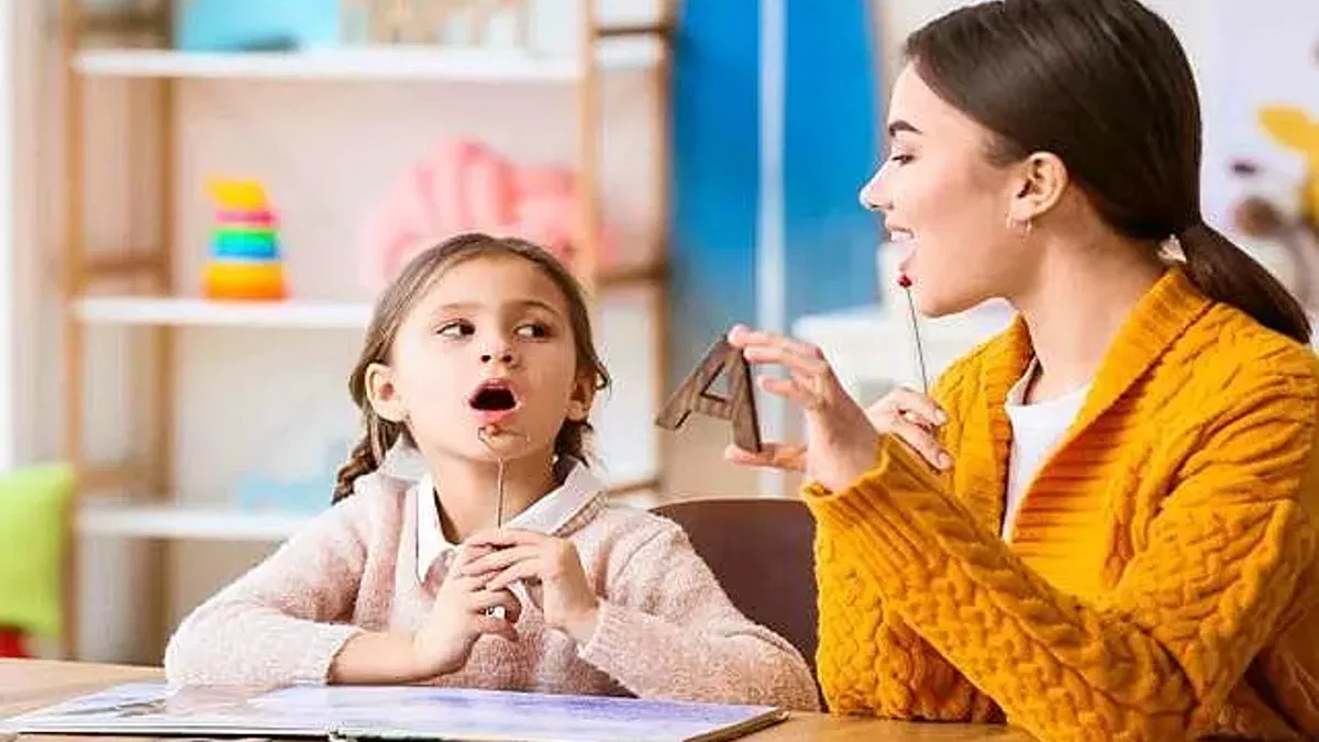 Erken dönemde tedavi kekemeliğin kolay yönetilmesini sağlıyor