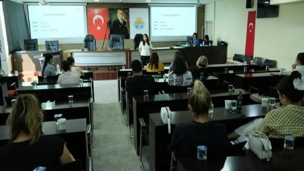 Adana Büyükşehir'den velilere eğitim