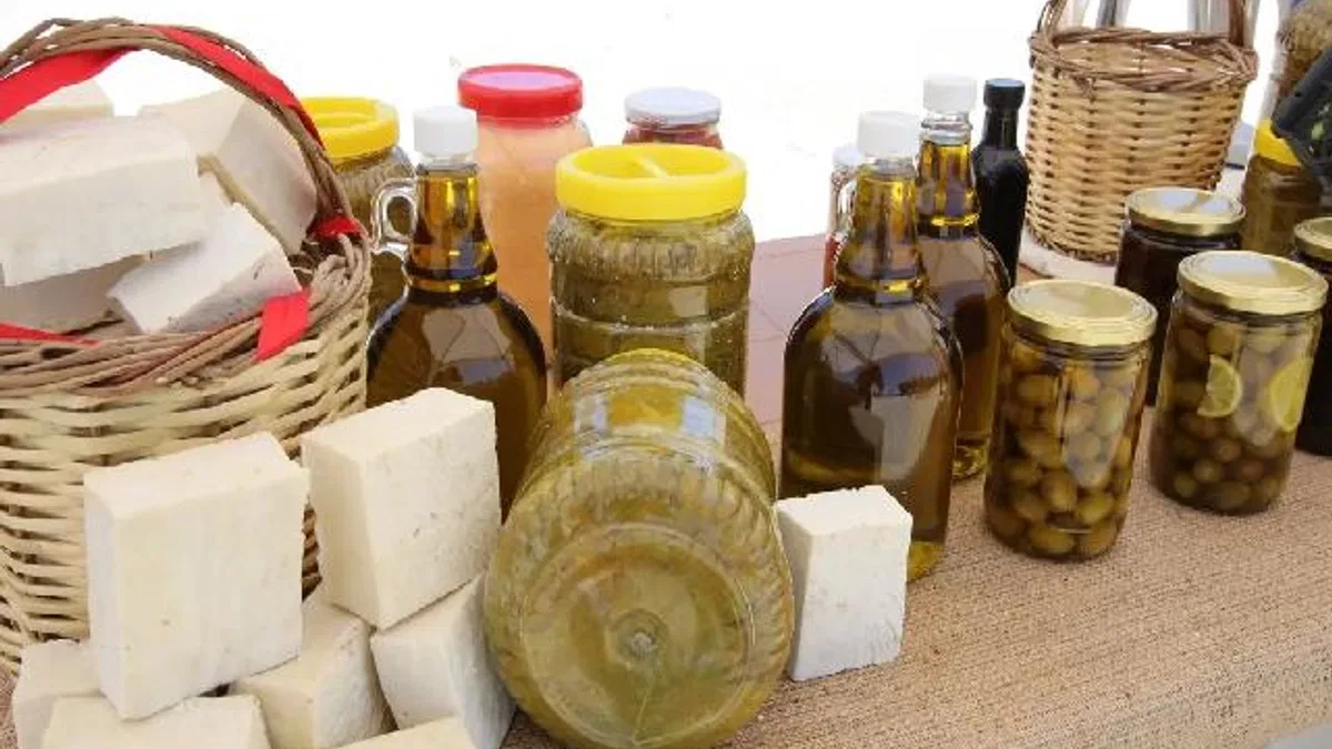 Efes Tarlası’nda doğal ürünlerle yeni bir pazar başlıyor