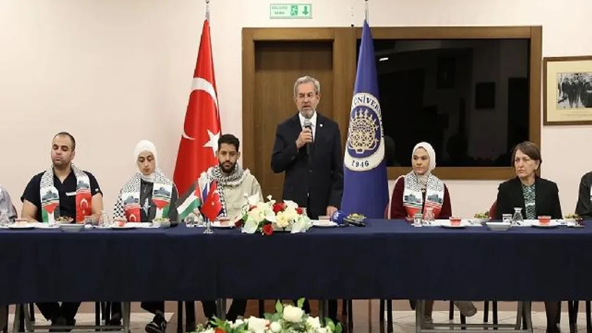Ankara Üniversitesi'nde akademik kadro Filistinli öğrencilerle buluştu