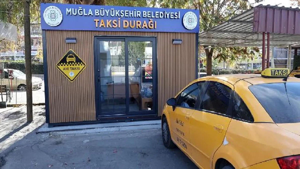 Muğla Büyükşehir’den yerli üretim taksi durakları