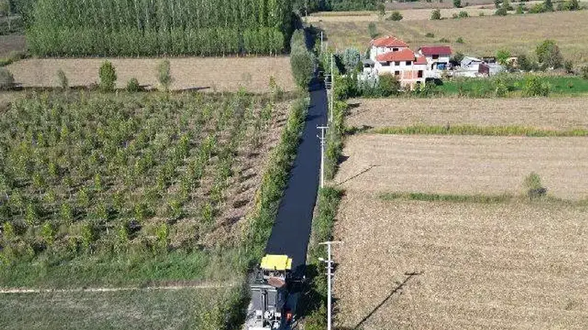Sakarya Akyazı’da iki önemli güzergaha yeni çehre
