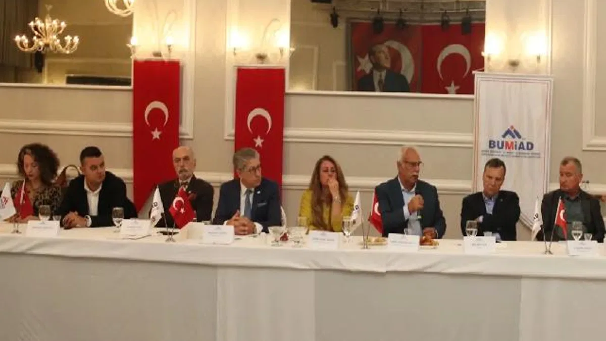 BUMİAD'ın Cumhuriyet'e sahip çıkan isimleri bu yıl da ödüllendirecek