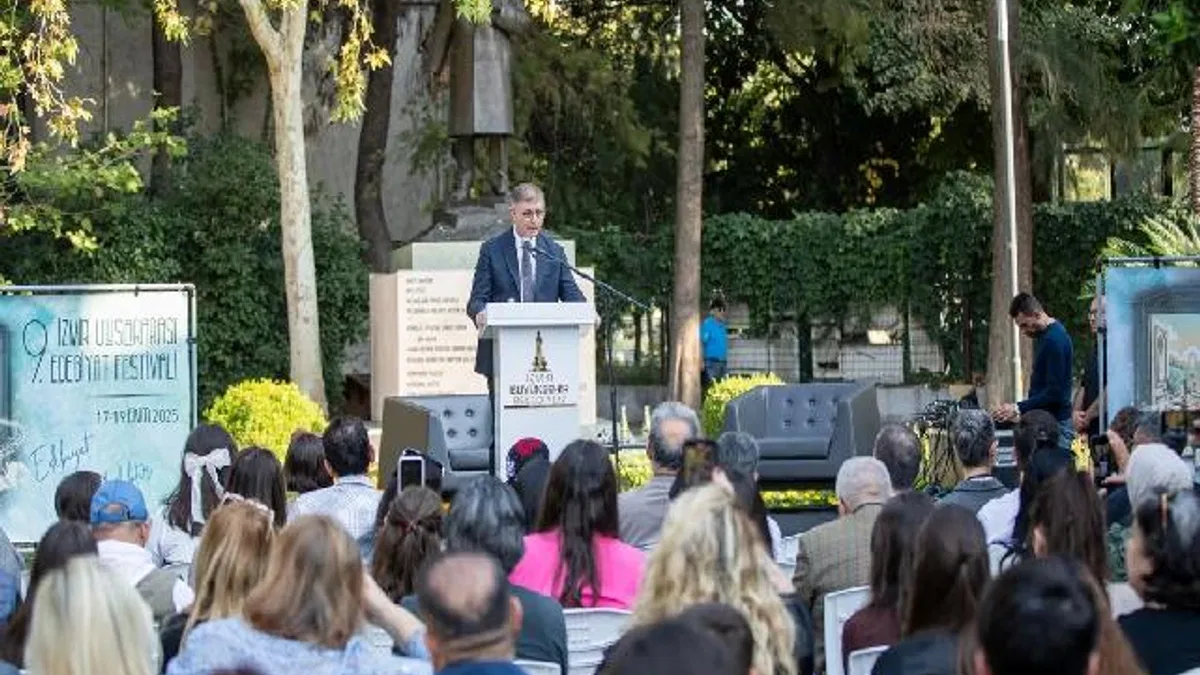 İzmir Uluslararası Edebiyat Festivali başladı
