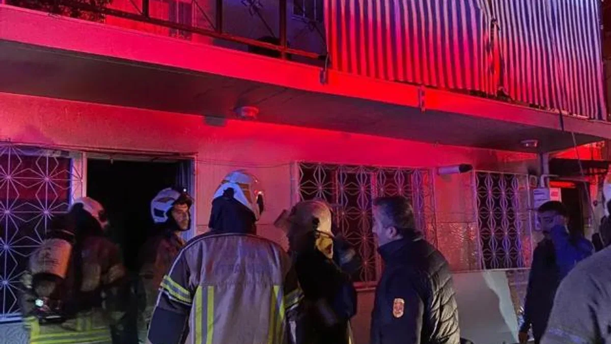 İzmir Buca'da ev yangını: 1 ölü!