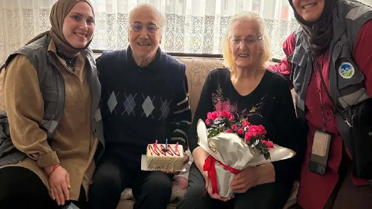 Sakarya ekipleri 65 yıllık evliliğin yıldönümüne şahitlik etti