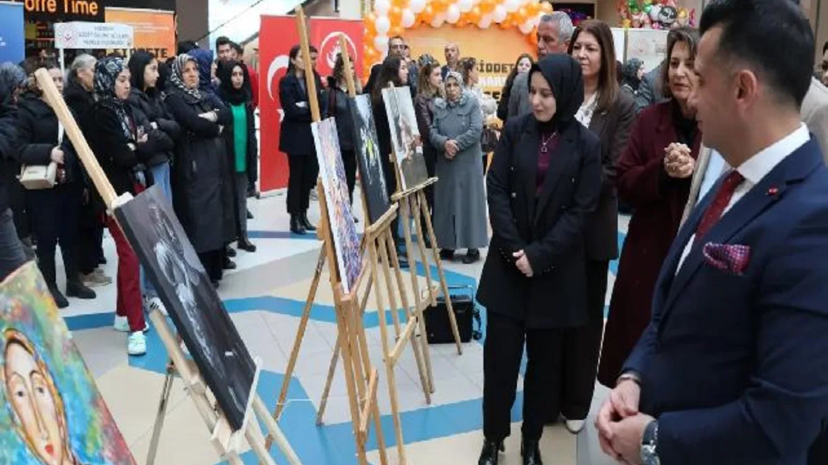 Erzurum’da '25 Kadın 25 Hikâye' sergisi açıldı