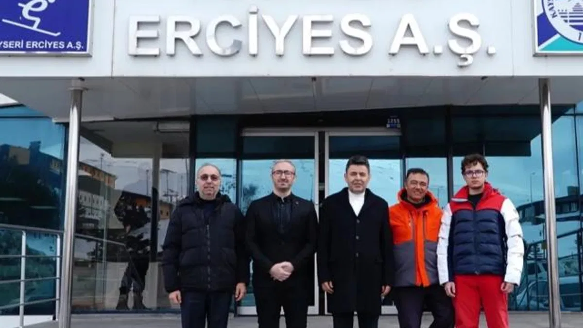 Kayseri'de Ulaştırma Bakan Yardımcısı'na Erciyes sunumu