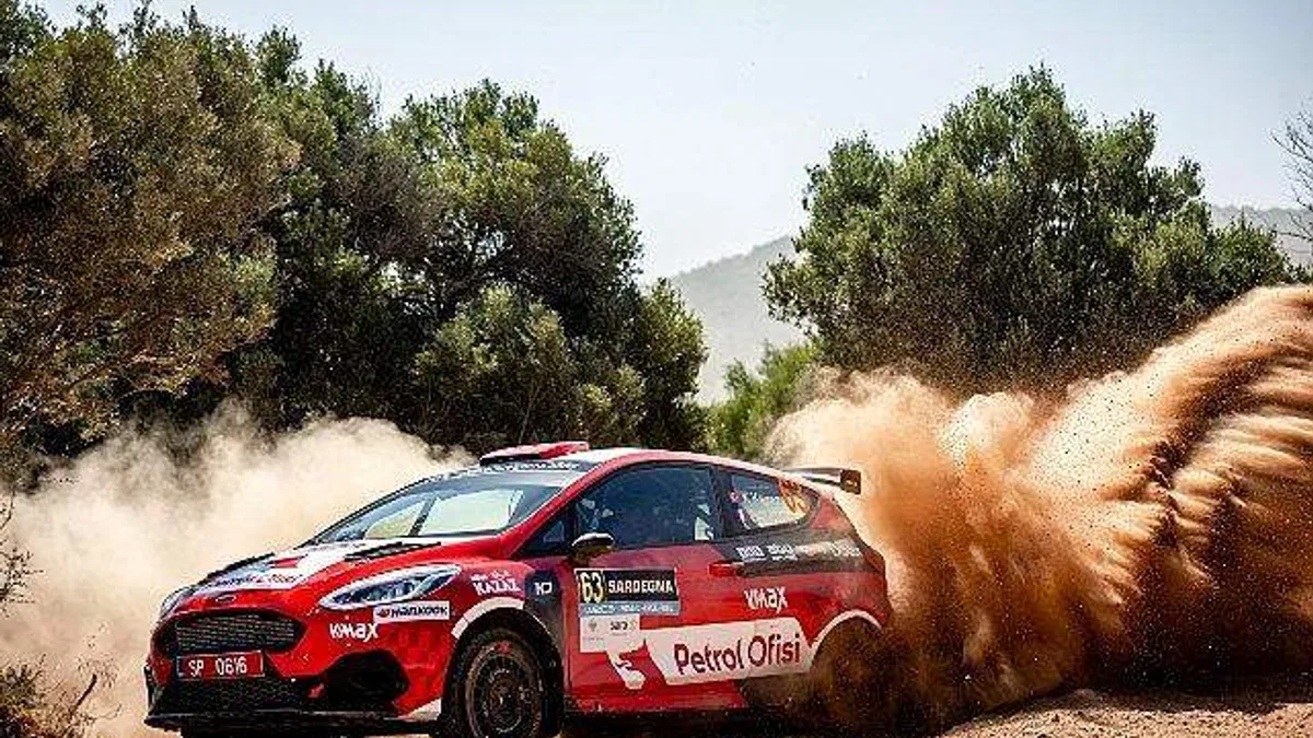 Türkiye'nin en genç ralli şampiyonu Kerem Kazaz, Dünya Ralli Şampiyonası'nın WRC3 kategorisinde 4.'lüğe yükseldi