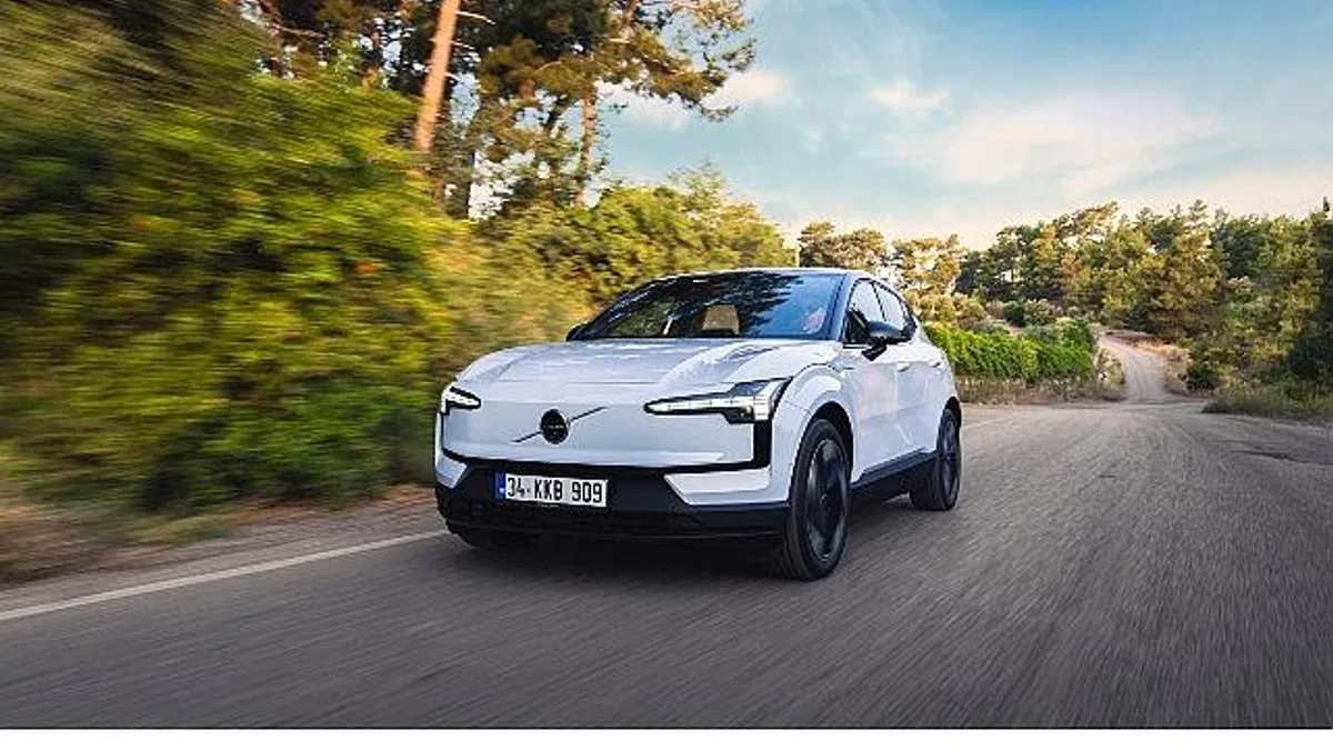 Volvo'nun En Kompakt ve Tamamen Elektrikli SUV'u EX30 Türkiye Yollarında