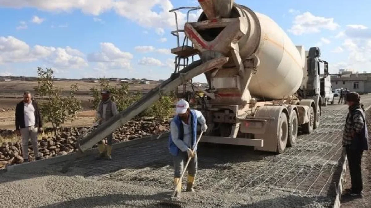 Siverek yollarına beton yol