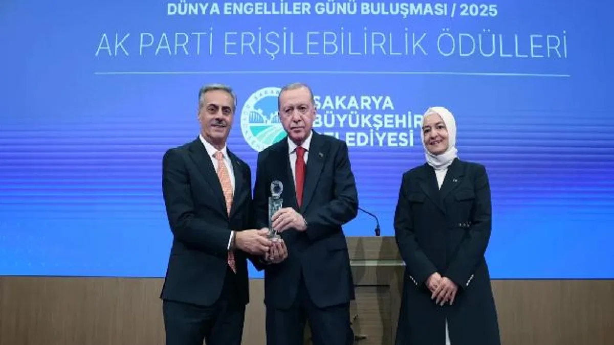 Sakarya’nın toplu taşımada engelleri kaldıran uygulamasına Cumhurbaşkanı Erdoğan’dan ödül