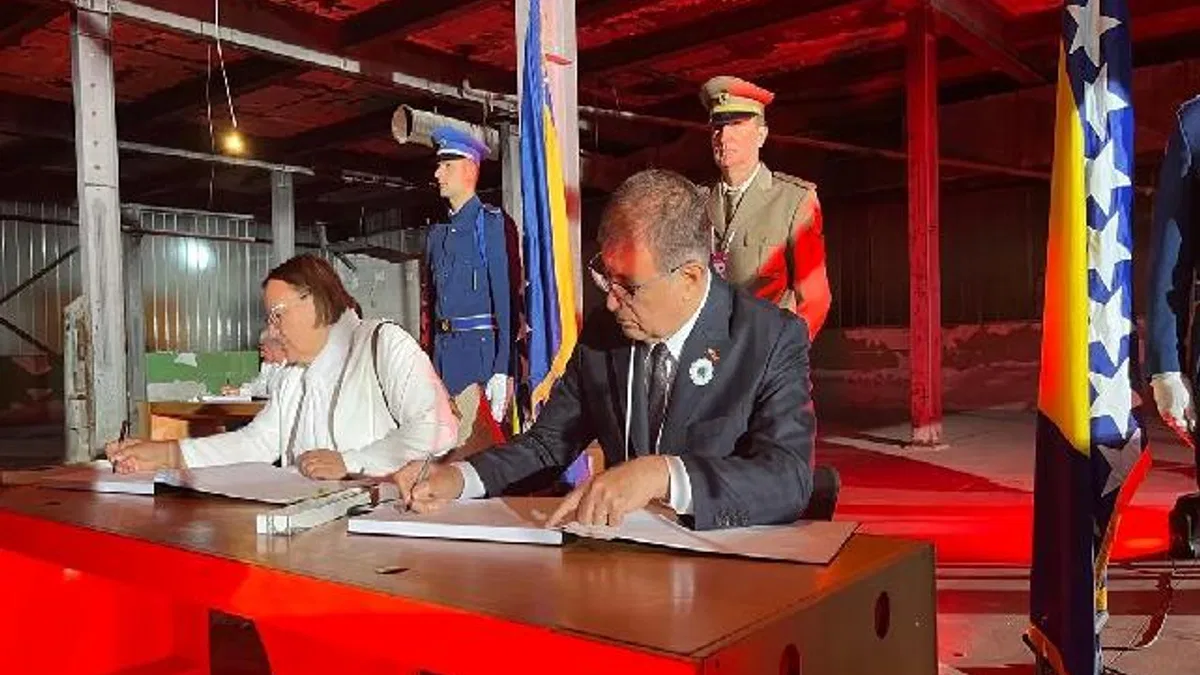 Başkan Tugay Bosna’da Srebrenitsa Katliamı’nın kurbanlarını andı