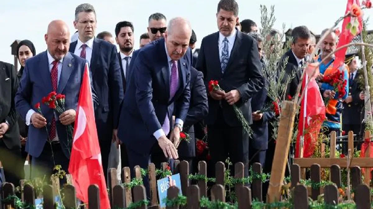 Kurtulmuş, Adıyaman’da deprem şehitlerini andı