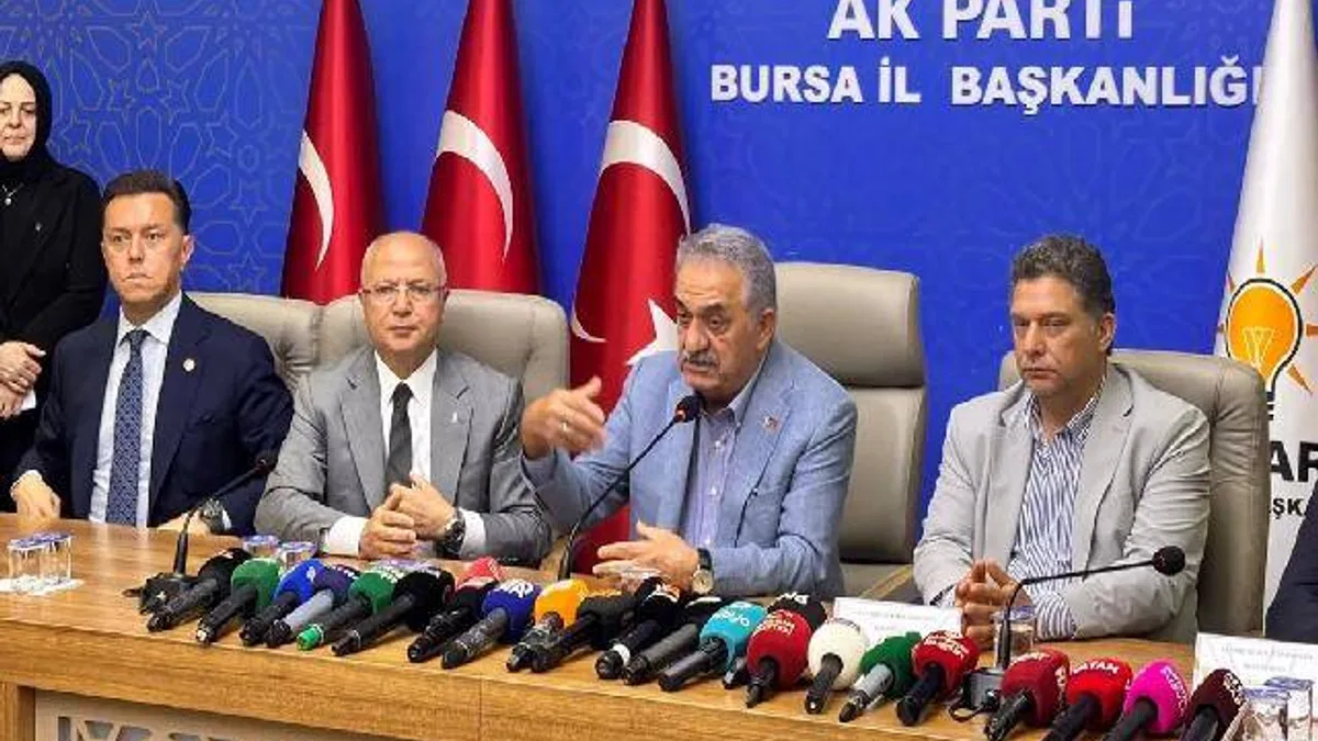 Hayati Yazıcı Bursa'da... Türkiye'nin küresel vizyonunu Bursa'dan değerlendirdi