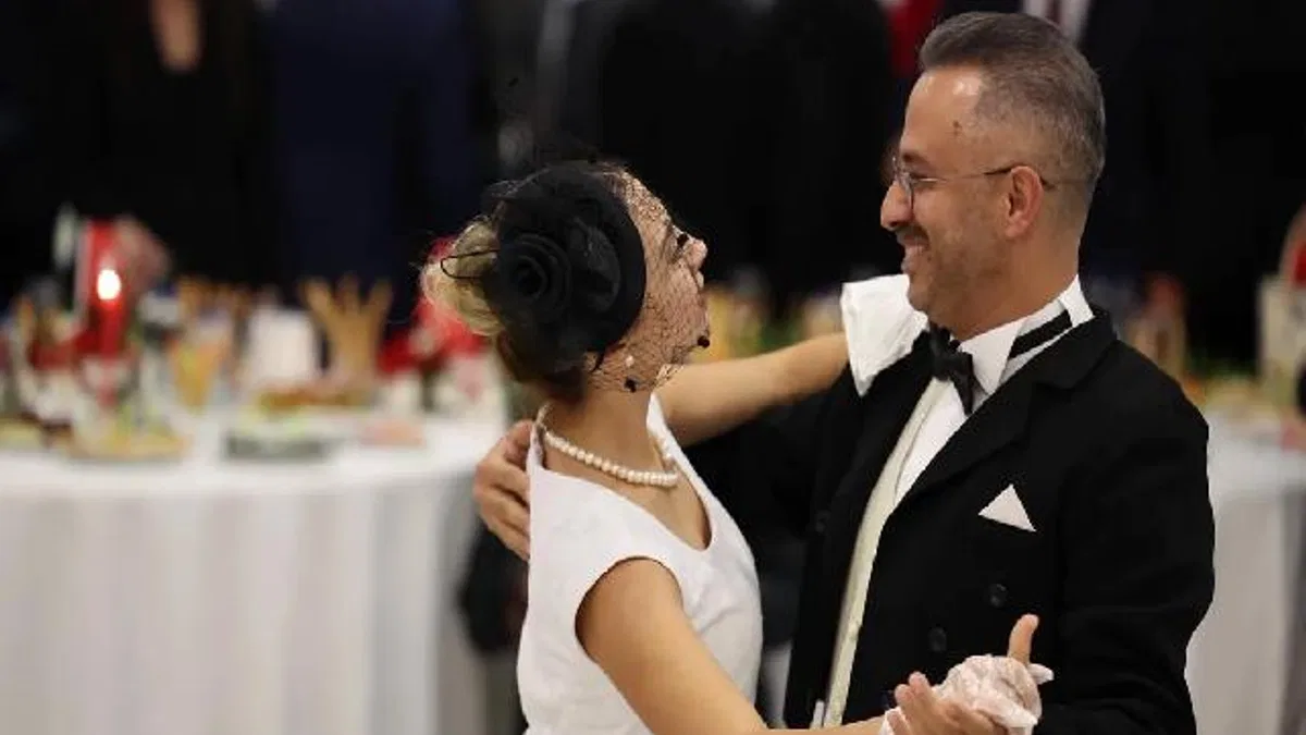 Muğla’da Cumhuriyet Balosu'nda 102 yıllık coşku