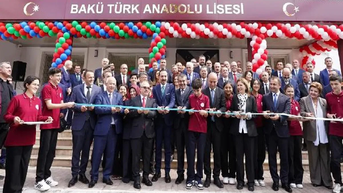Azerbaycan'da Bakü Türk Anadolu Lisesi törenle açıldı