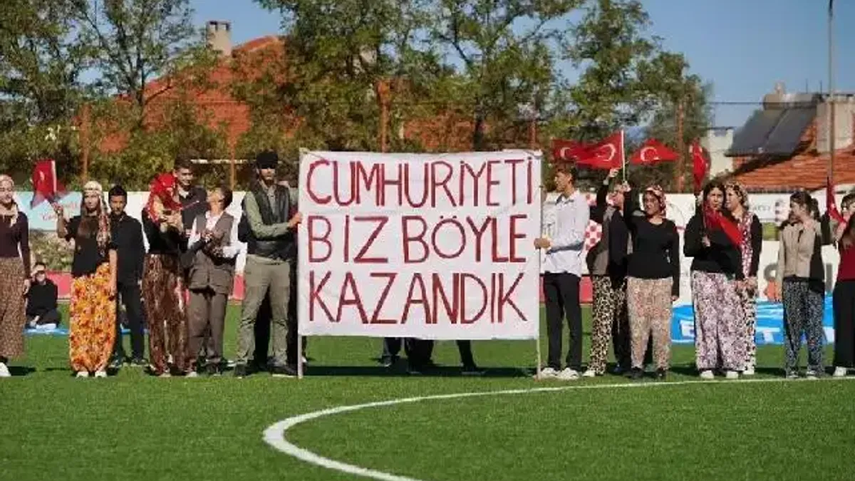 Cumhuriyet Bayramı Ayvalık’ta coşkuyla kutlandı