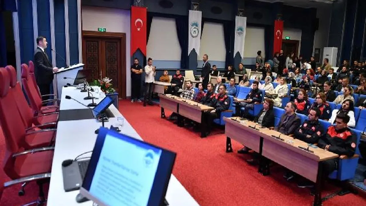 Kayseri Büyükşehir personeline 'Etik Davranış' eğitimi