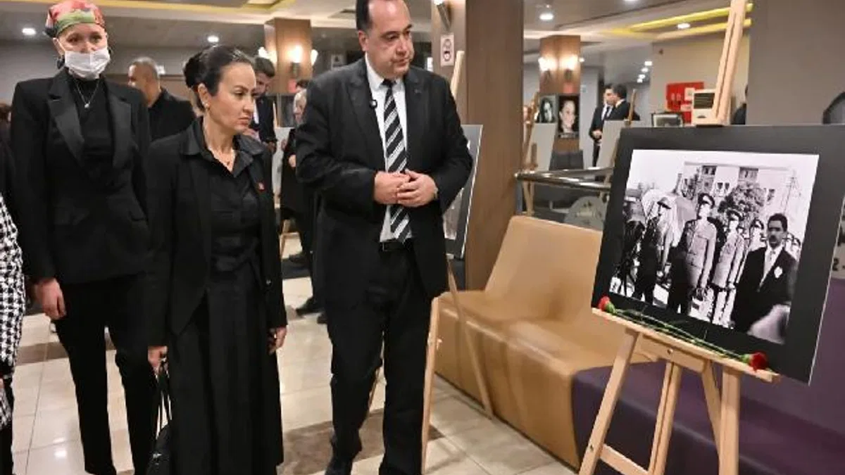 Manisa’da “Ata’nın Sanat Mirası” söyleşi ve fotoğraf sergisine yoğun ilgi