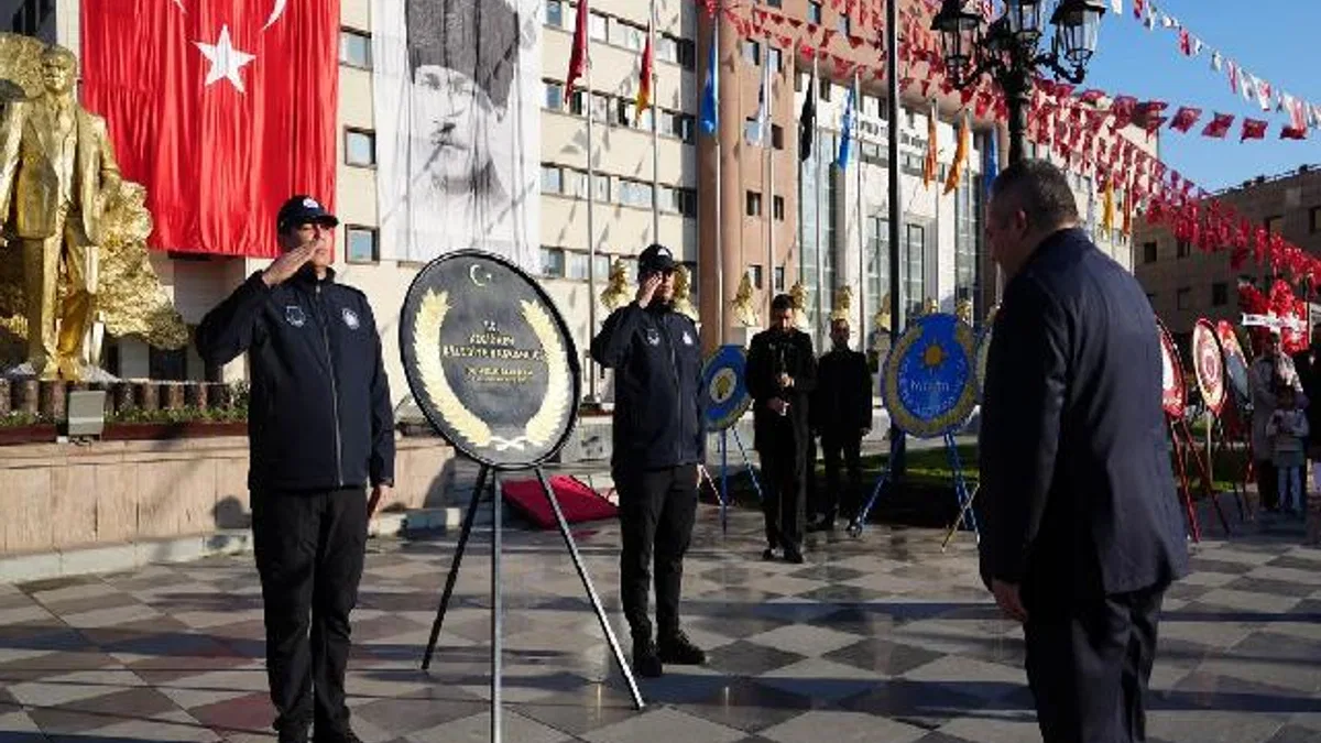 Ankara Keçiörenliler Ata’ya saygı için meydanda buluştu