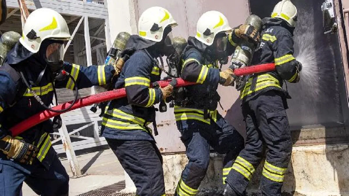 İzmir ve Manisa itfaiyeleri afetlere karşı güçlerini birleştirdi