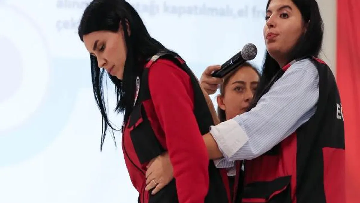 Ankara’da çocuklara güvenli okul ve ilk yardım bilinci kazandırıldı