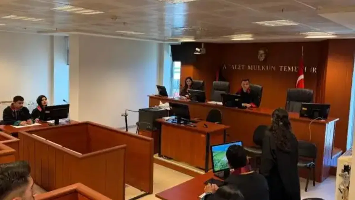 Trabzon’da hukuk öğrencilerine yargı simülasyonu
