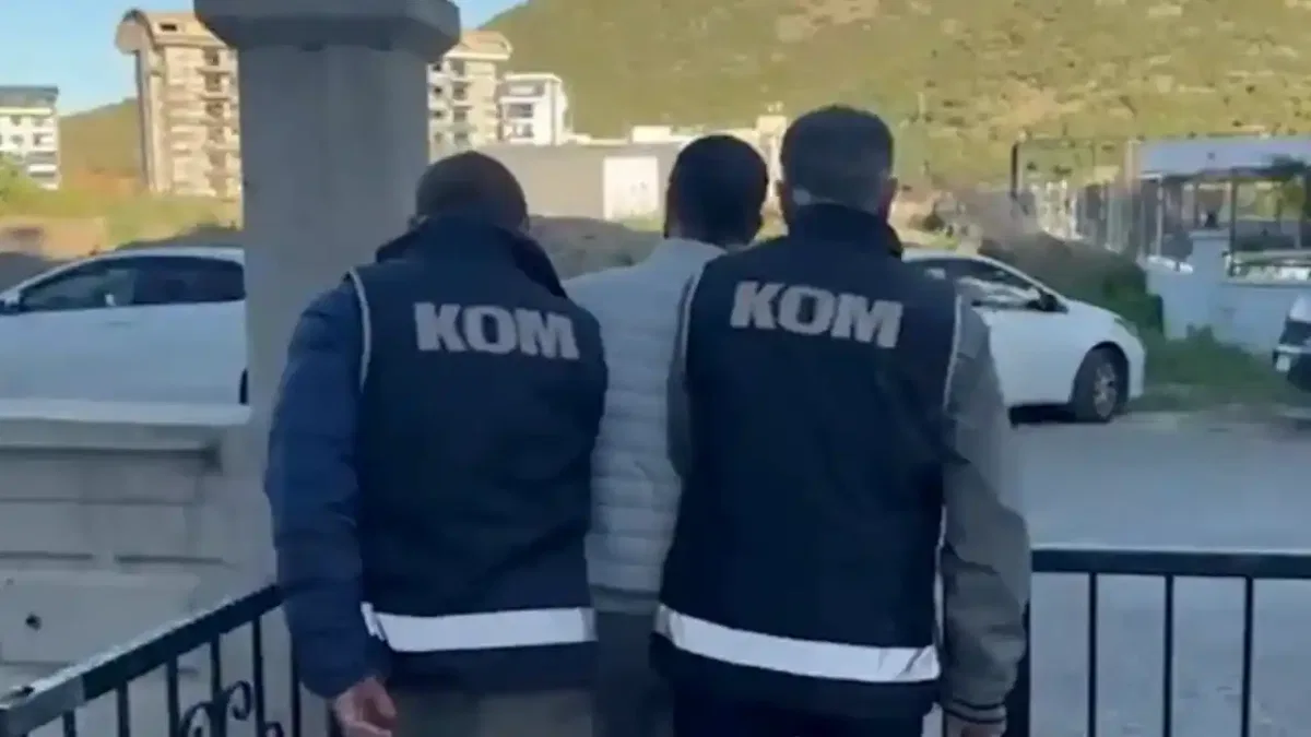 İzmir merkezli organize suç örgütüne operasyon! 36 şüpheliye eş zamanlı baskın