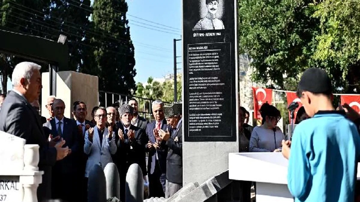 Antalya Muratpaşa'da Topçu Yüzbaşı Aker unutulmadı