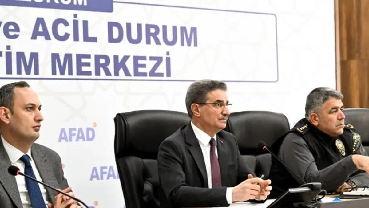 Erzurum’da yoğun kar: Bin 167 mahalle yolu kapalı