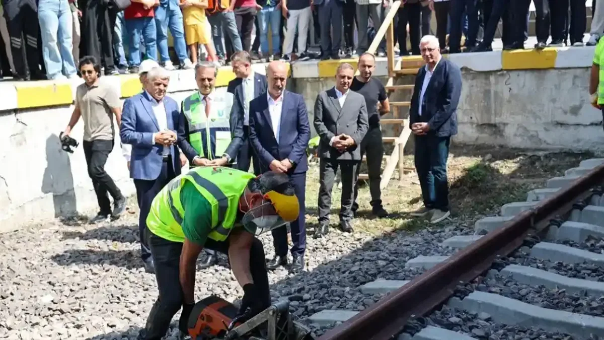 Sakarya'da Raylar Yer Altına Alınıyor: Şehir Hayatı Değişiyor