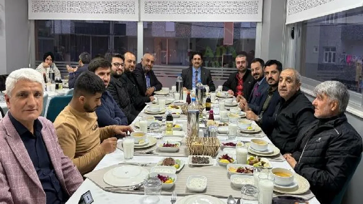 AK Parti Mardin'de basın mensuplarıyla iftarda buluştu