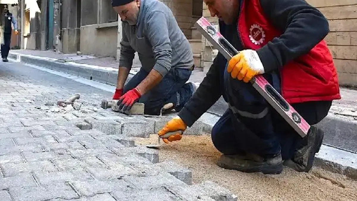Bursa Gemlik'te yol çalışmaları hız kesmiyor