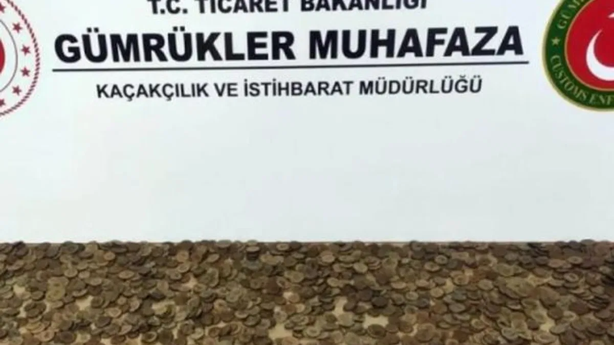 İzmir'den İtalya'ya kaçırılacaktı! 7 bin 550 sikke ve figür ele geçirildi