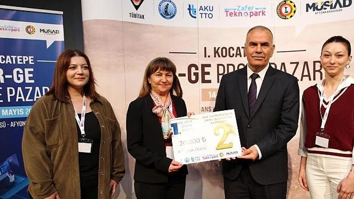Egeli bilim ekibi 'I. Kocatepe Ar-Ge Proje Pazarı'ndan ödülle döndü